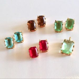 BUNDLE of 4 VINTAGE CLIP ON EARRINGS & 1 PENDANT.